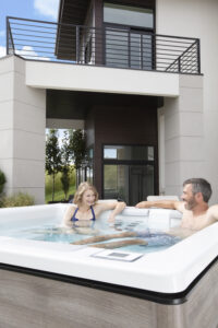 Bullfrog Spas Hot Tub STIL 3