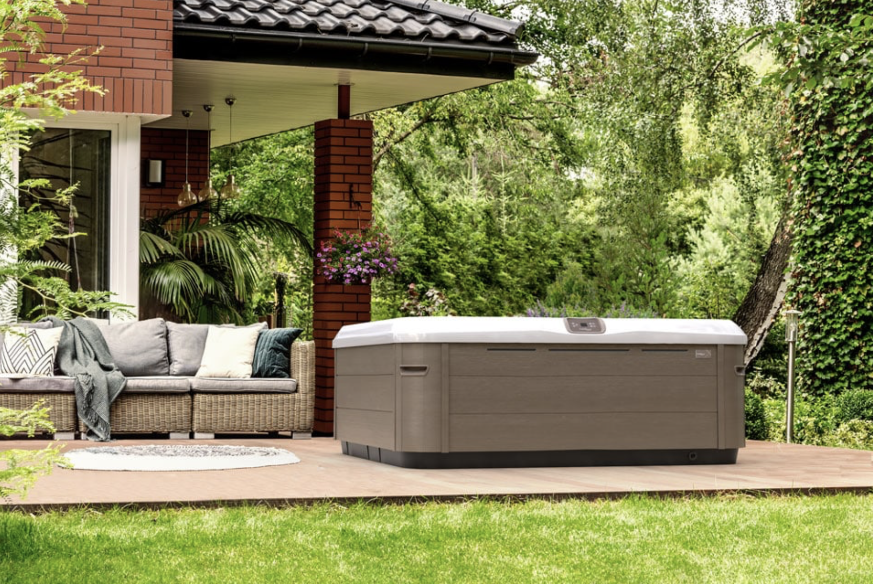 Bullfrog Spas X7 Hot Tub - Skillful Home Recreation